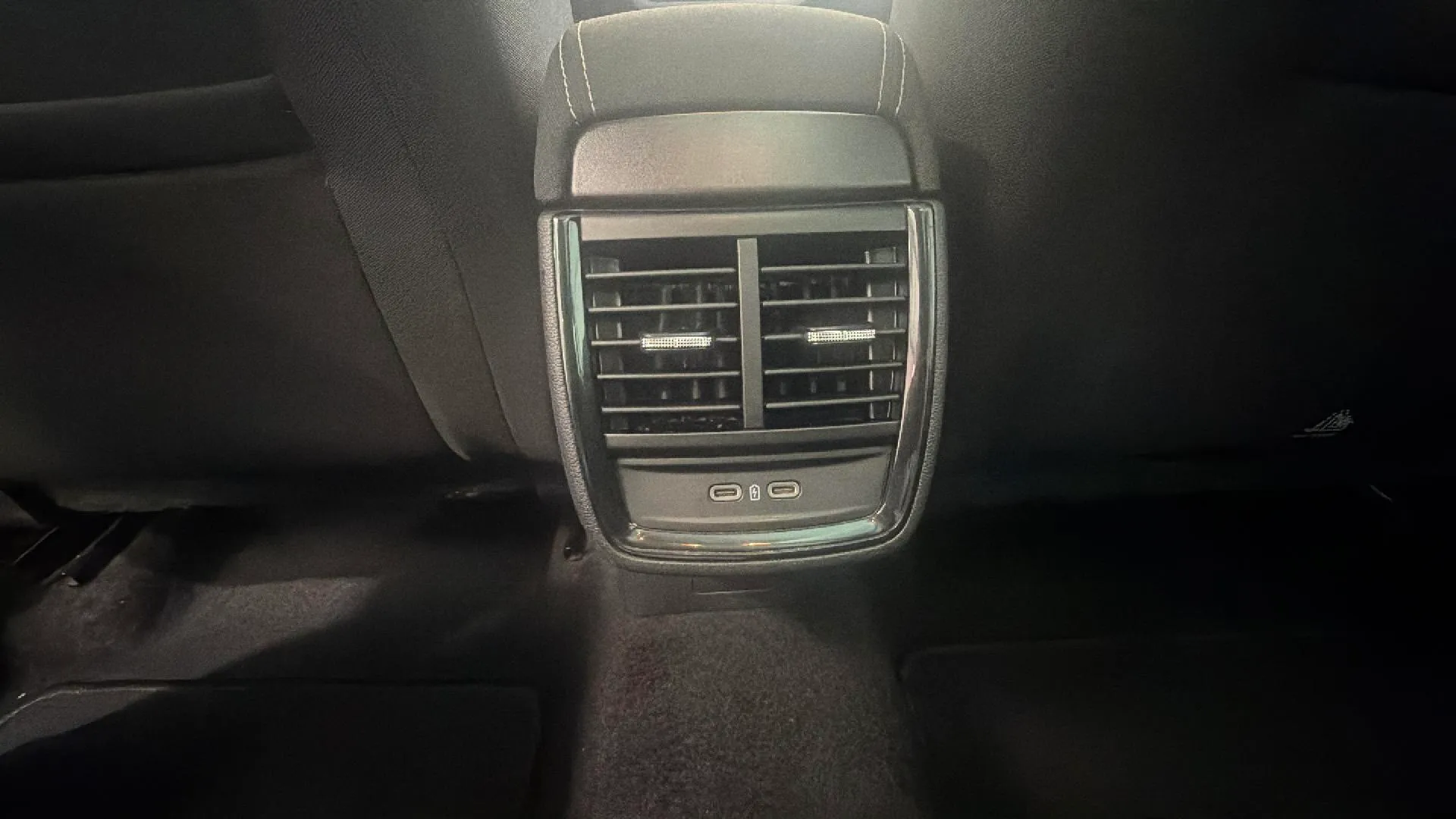 Škoda Kamiq 1.5 TSI Selection - foto 19