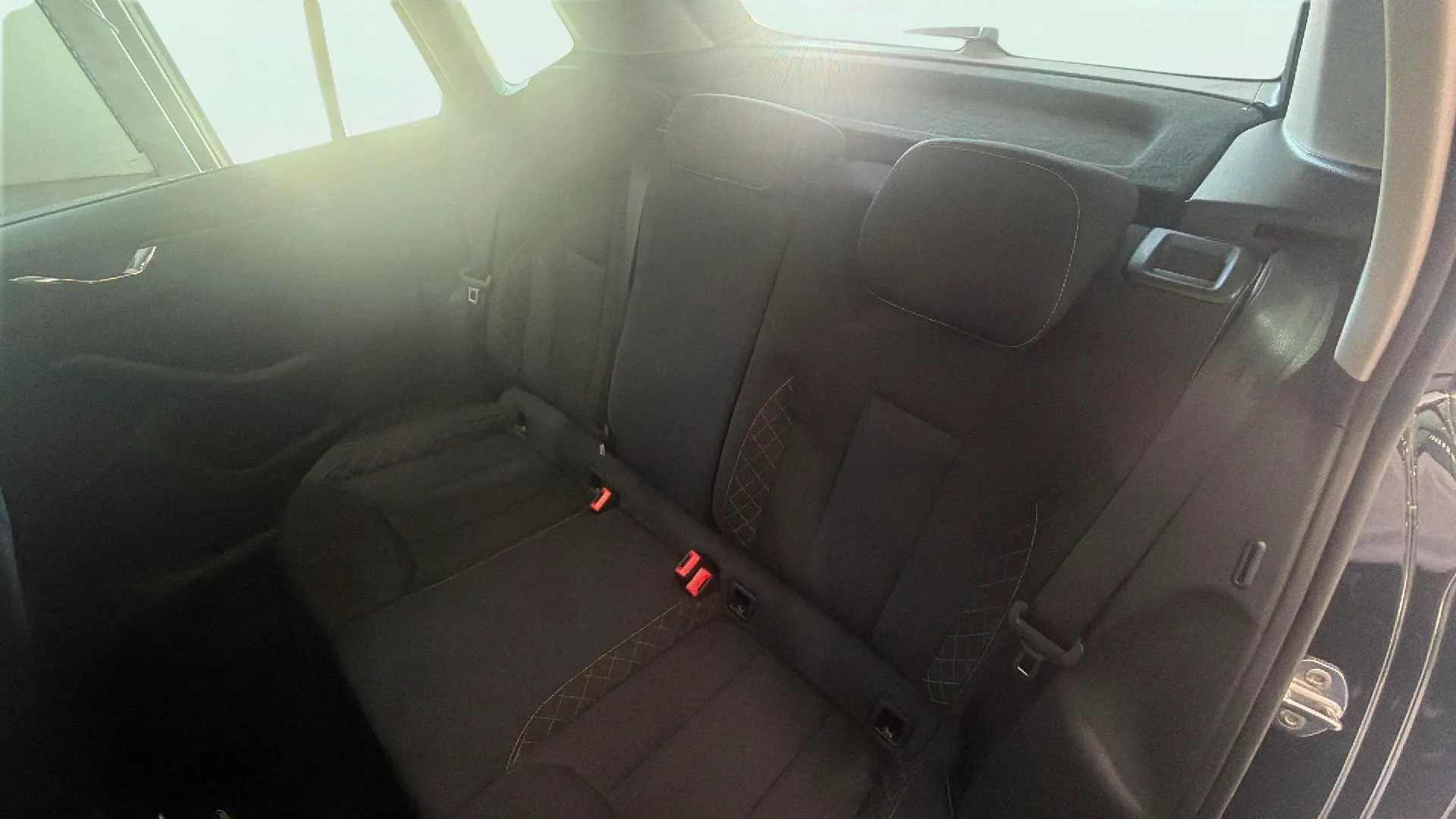 Škoda Kamiq 1.5 TSI Selection - foto 20