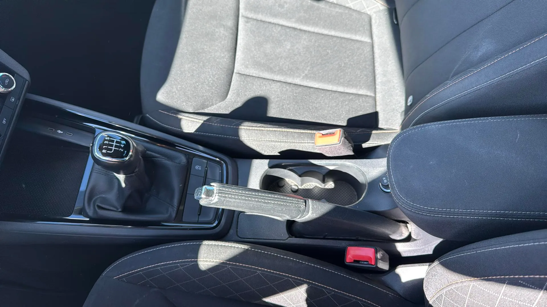 Škoda Kamiq 1.5 TSI Selection - foto 26