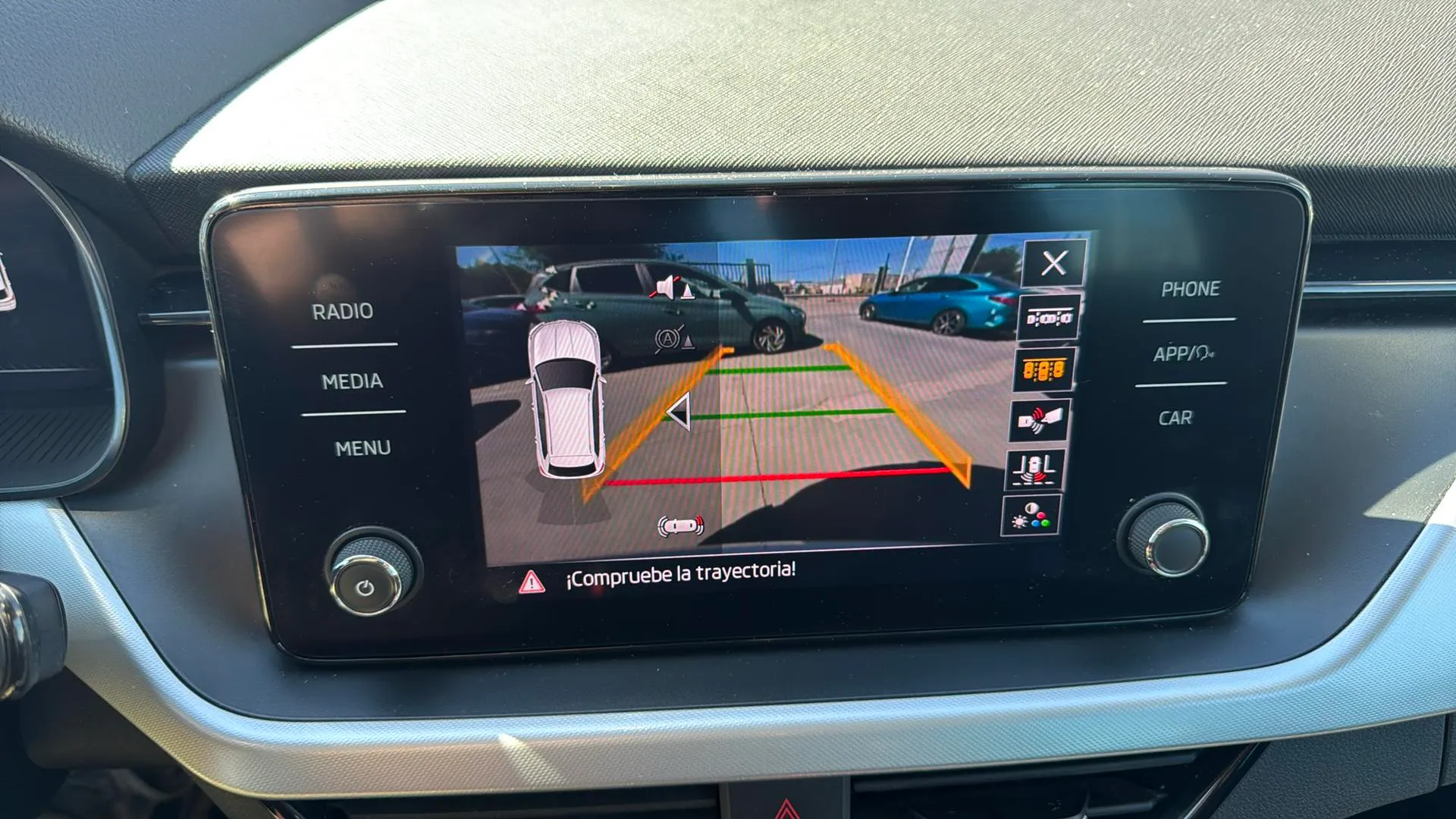 Škoda Kamiq 1.5 TSI Selection - foto 19