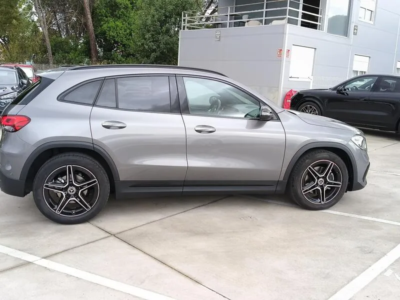 Mercedes-Benz GLA 180 - foto 7