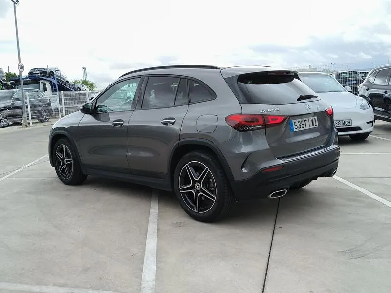 Mercedes-Benz GLA 180 - foto 4