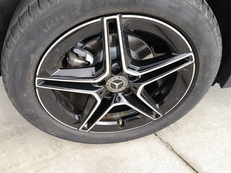 Mercedes-Benz GLA 180 - foto 41