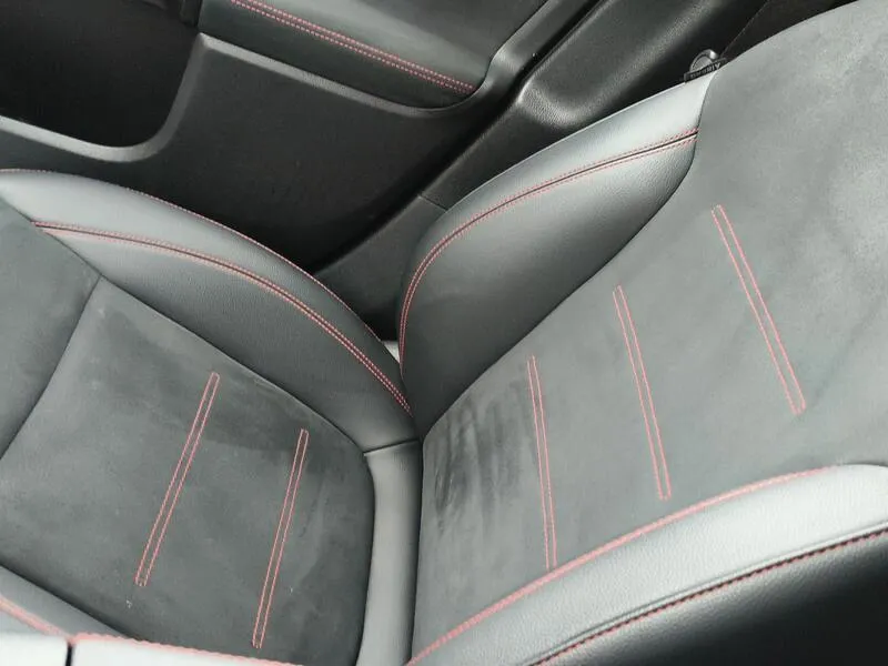 Mercedes-Benz GLA 180 - foto 22