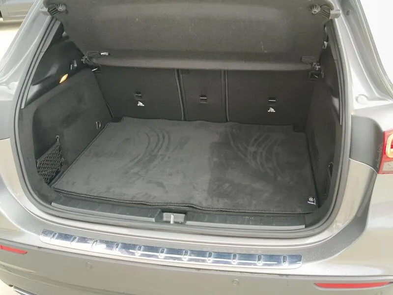 Mercedes-Benz GLA 180 - foto 39