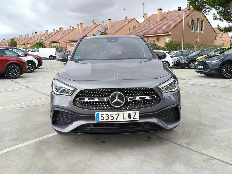 Mercedes-Benz GLA 180 - foto 9