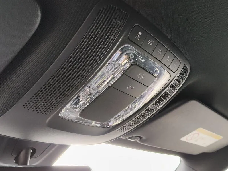 Mercedes-Benz GLA 180 - foto 23