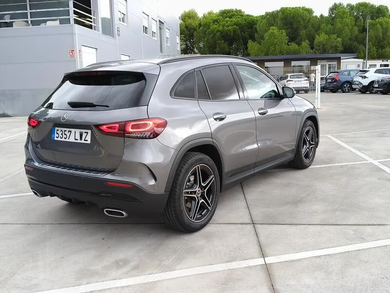 Mercedes-Benz GLA 180 - foto 6
