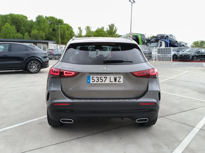 Mercedes-Benz GLA 180 - foto 5