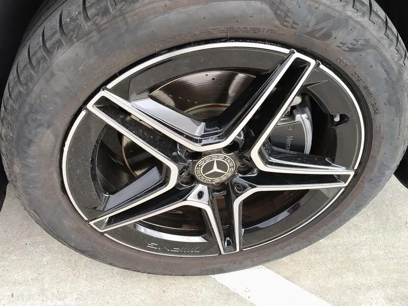 Mercedes-Benz GLA 180 - foto 42