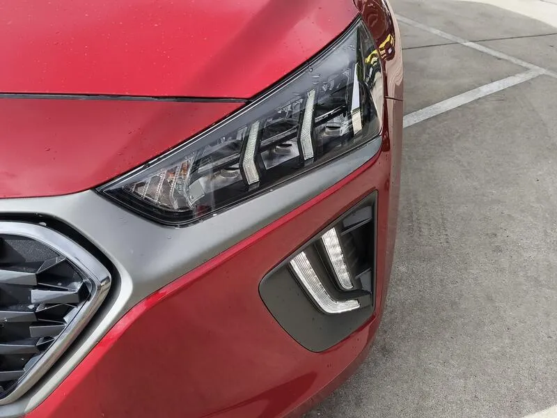 Hyundai Ioniq 1.6 GDI HEV Tecno - foto 44