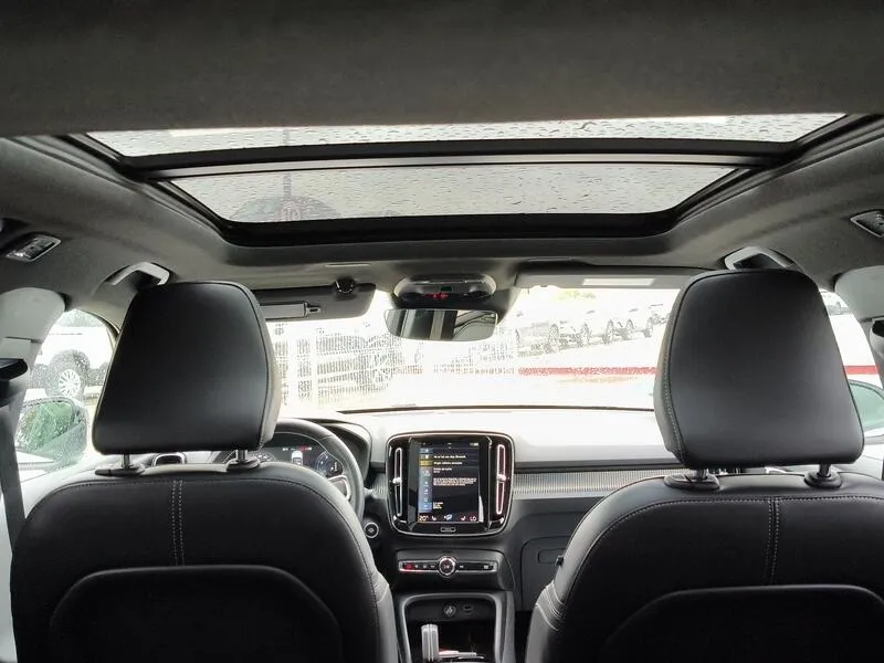 Volvo XC40 2.0 B4 G AWD R-Design - foto 38
