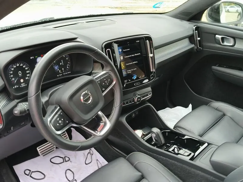 Volvo XC40 2.0 B4 G AWD R-Design - foto 10