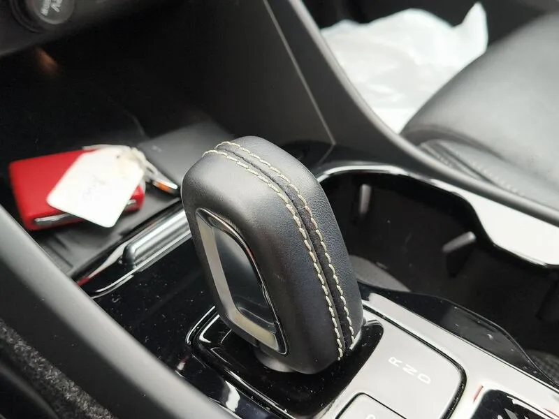 Volvo XC40 2.0 B4 G AWD R-Design - foto 15