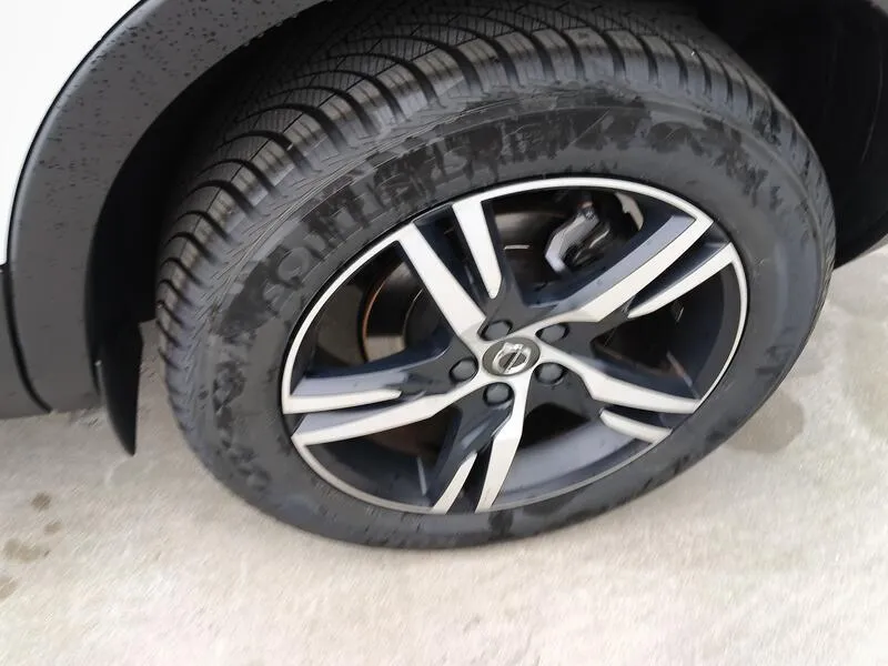 Volvo XC40 2.0 B4 G AWD R-Design - foto 48