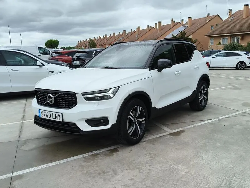 Volvo XC40 2.0 B4 G AWD R-Design