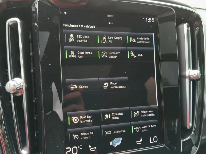 Volvo XC40 2.0 B4 G AWD R-Design - foto 18
