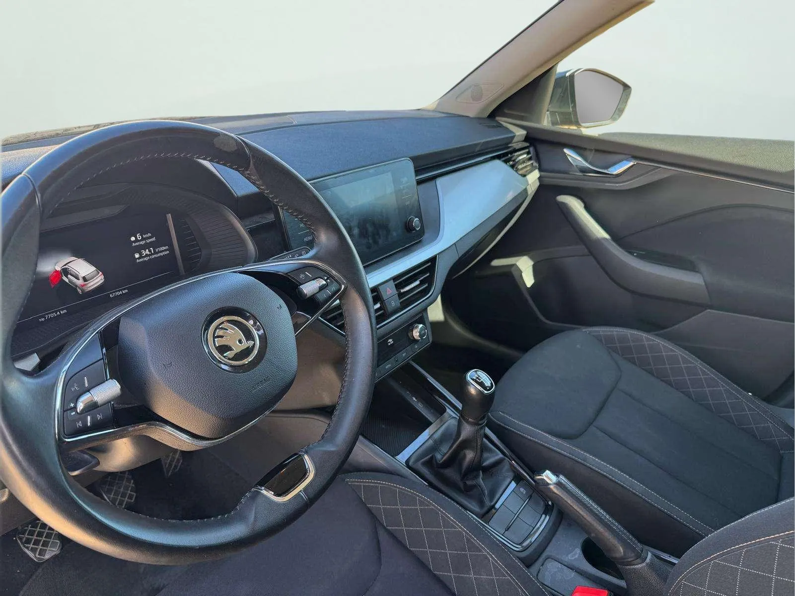 Škoda Kamiq 1.5 TSI Selection - foto 13