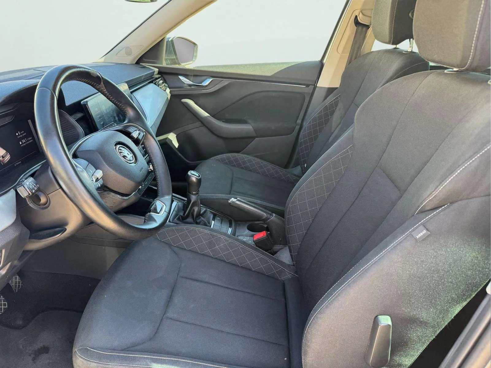 Škoda Kamiq 1.5 TSI Selection - foto 11