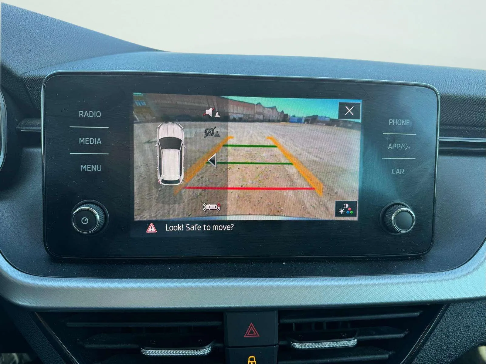 Škoda Kamiq 1.5 TSI Selection - foto 19