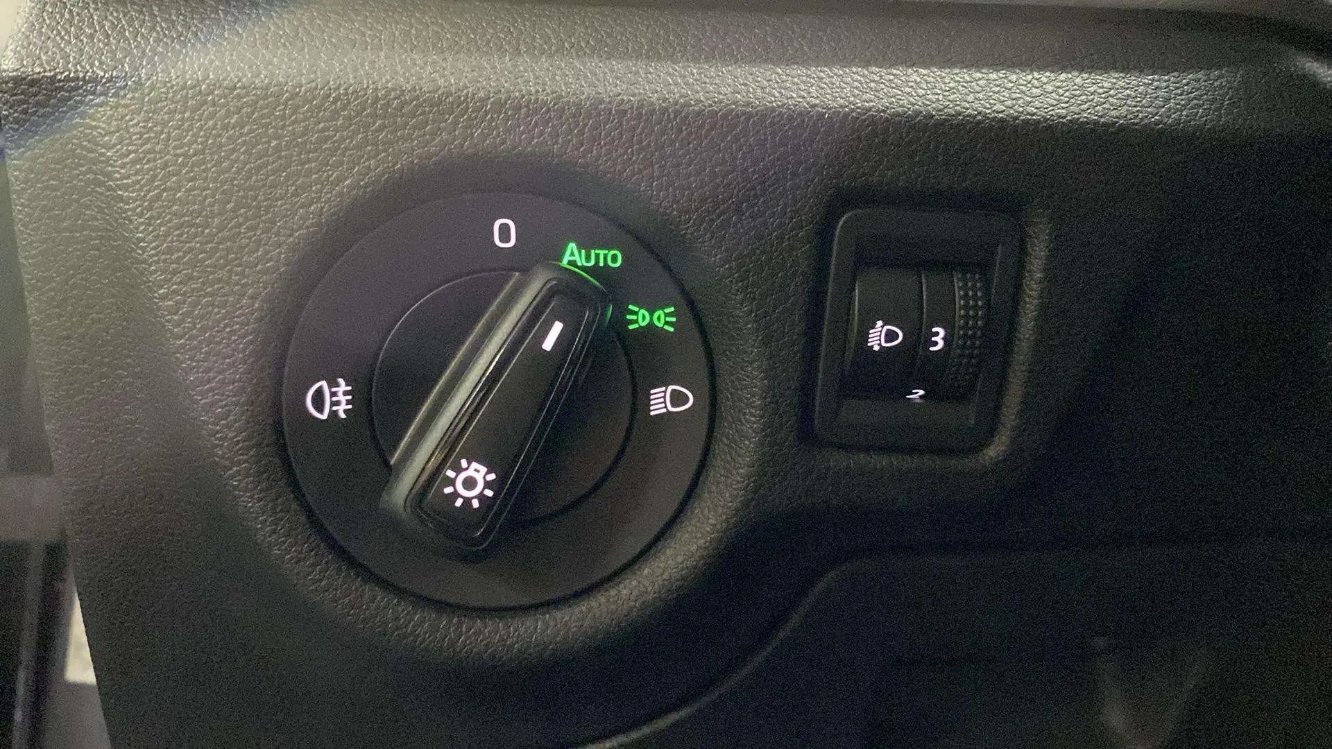 Škoda Kamiq 1.5 TSI Selection - foto 16