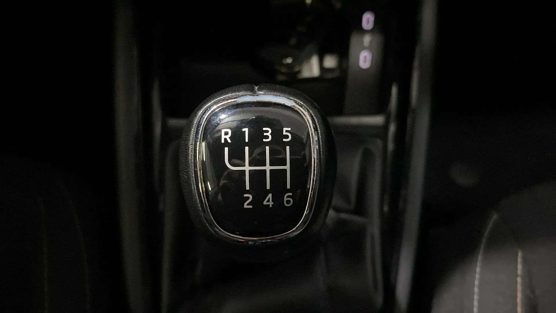 Škoda Kamiq 1.5 TSI Selection - foto 14