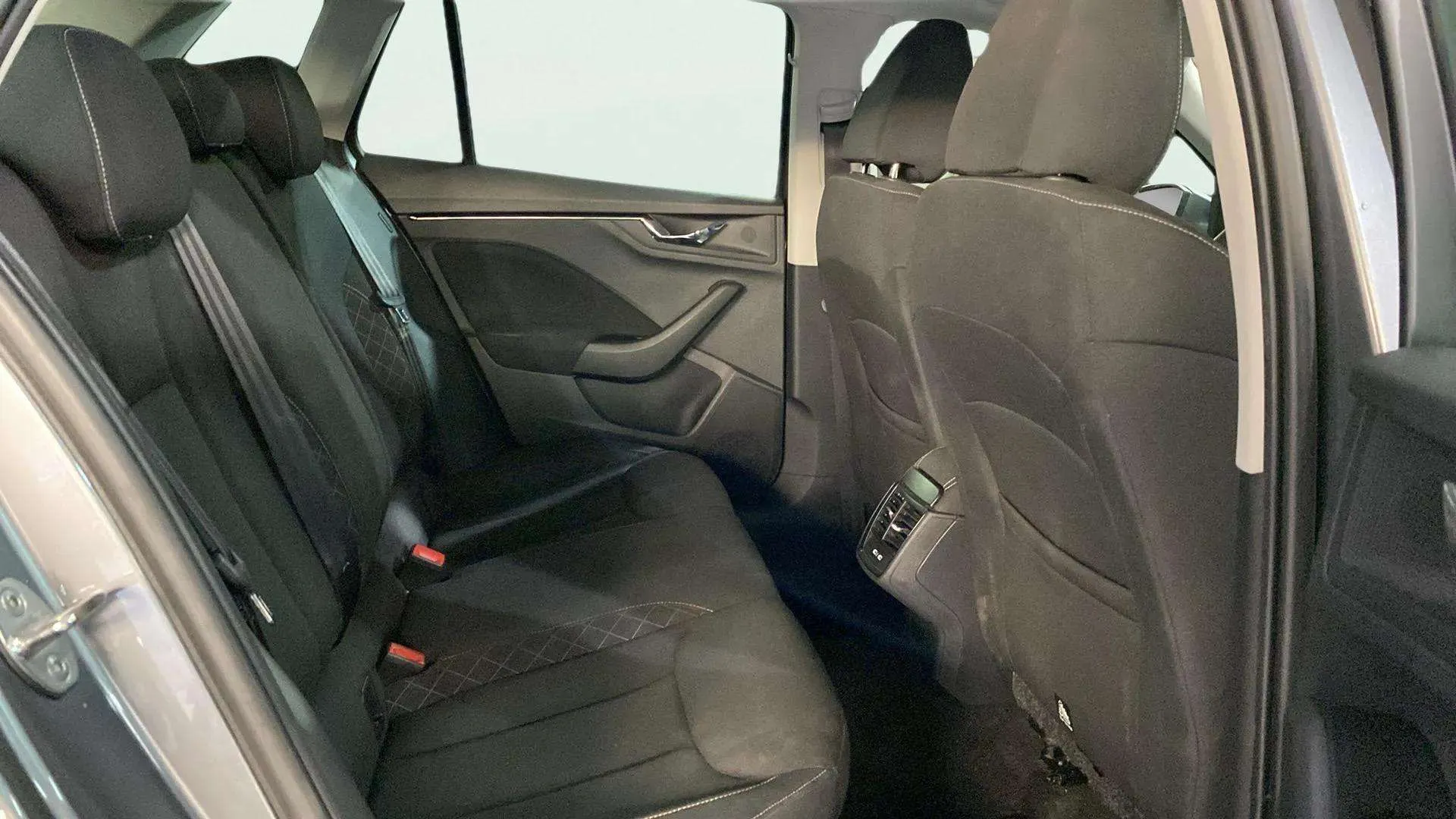 Škoda Kamiq 1.5 TSI Selection - foto 10
