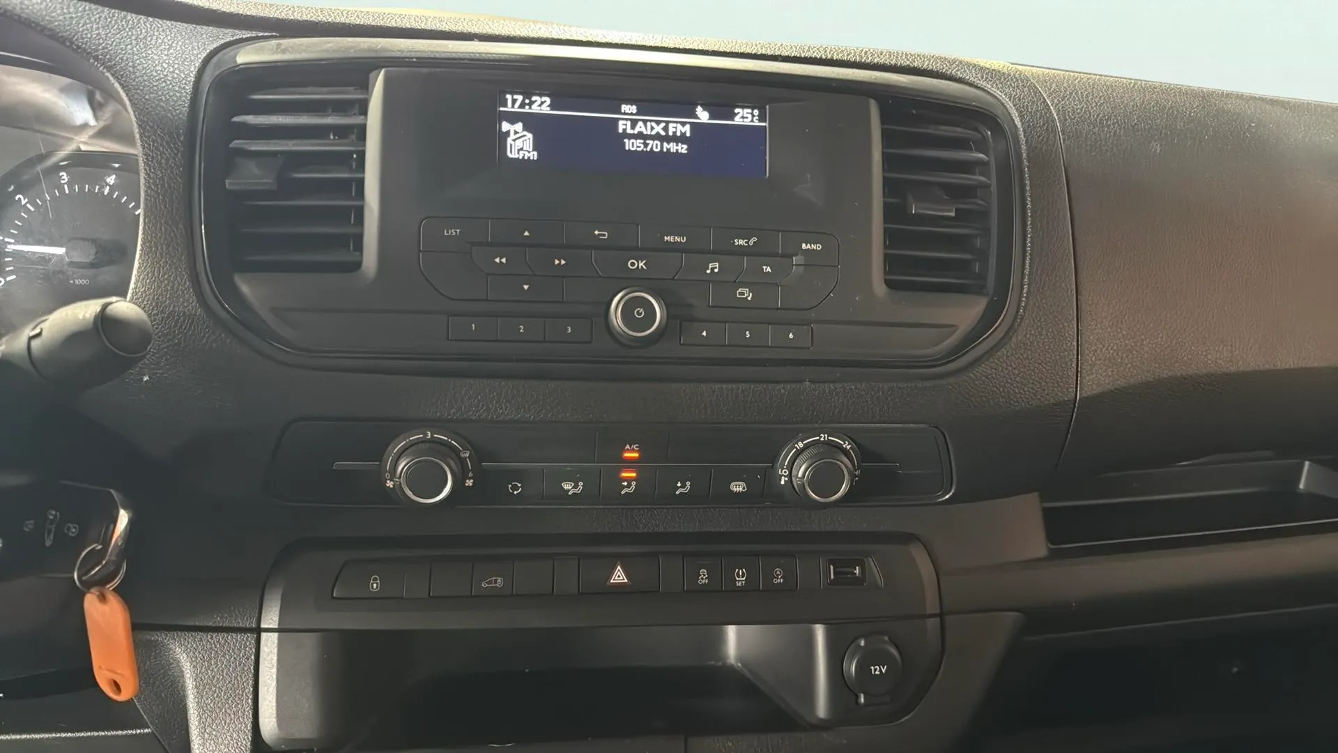 Citroën Jumpy DCab Abatible Talla M BlueHDi 120 - foto 11