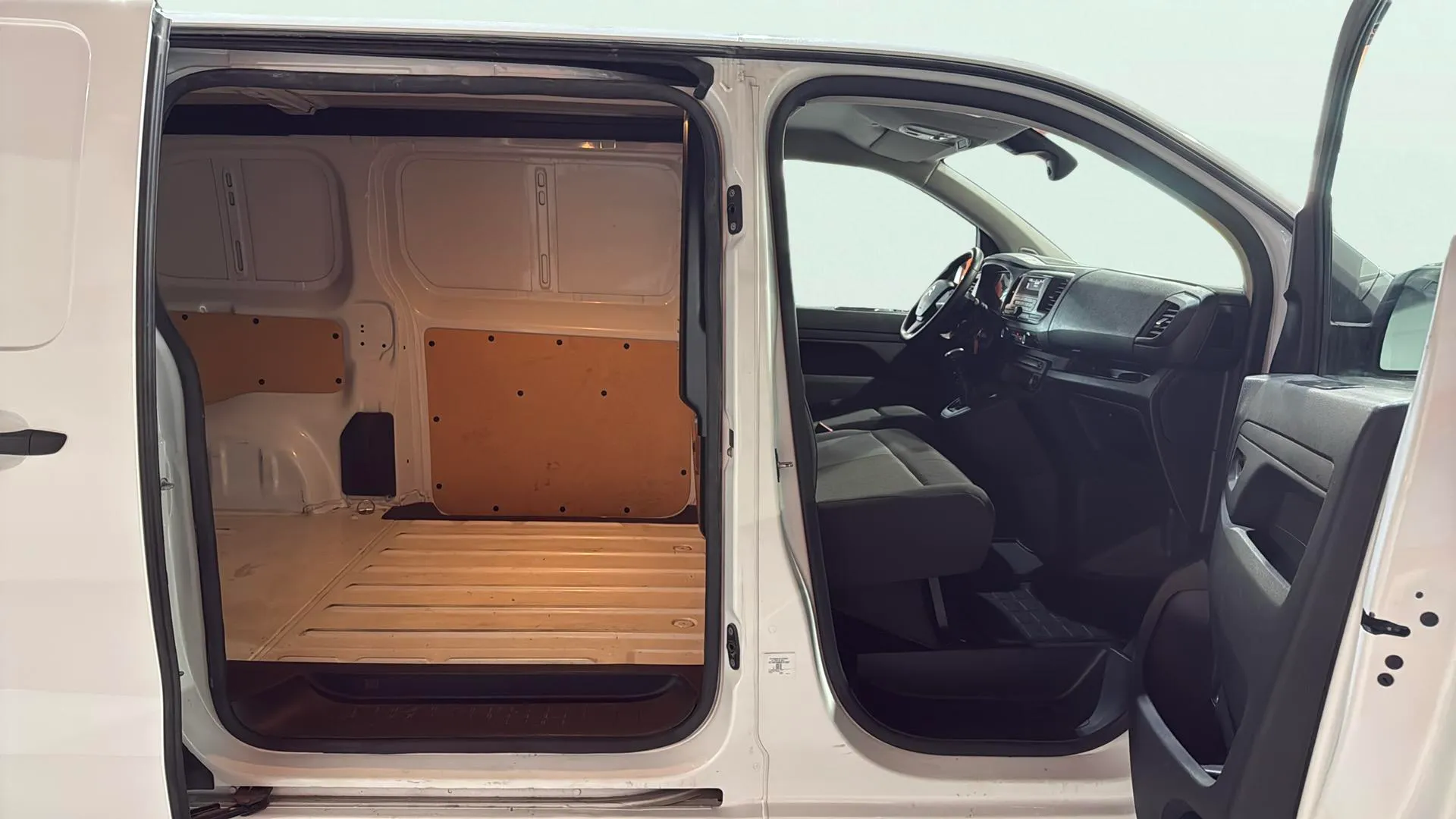 Citroën Jumpy DCab Abatible Talla M BlueHDi 120 - foto 23