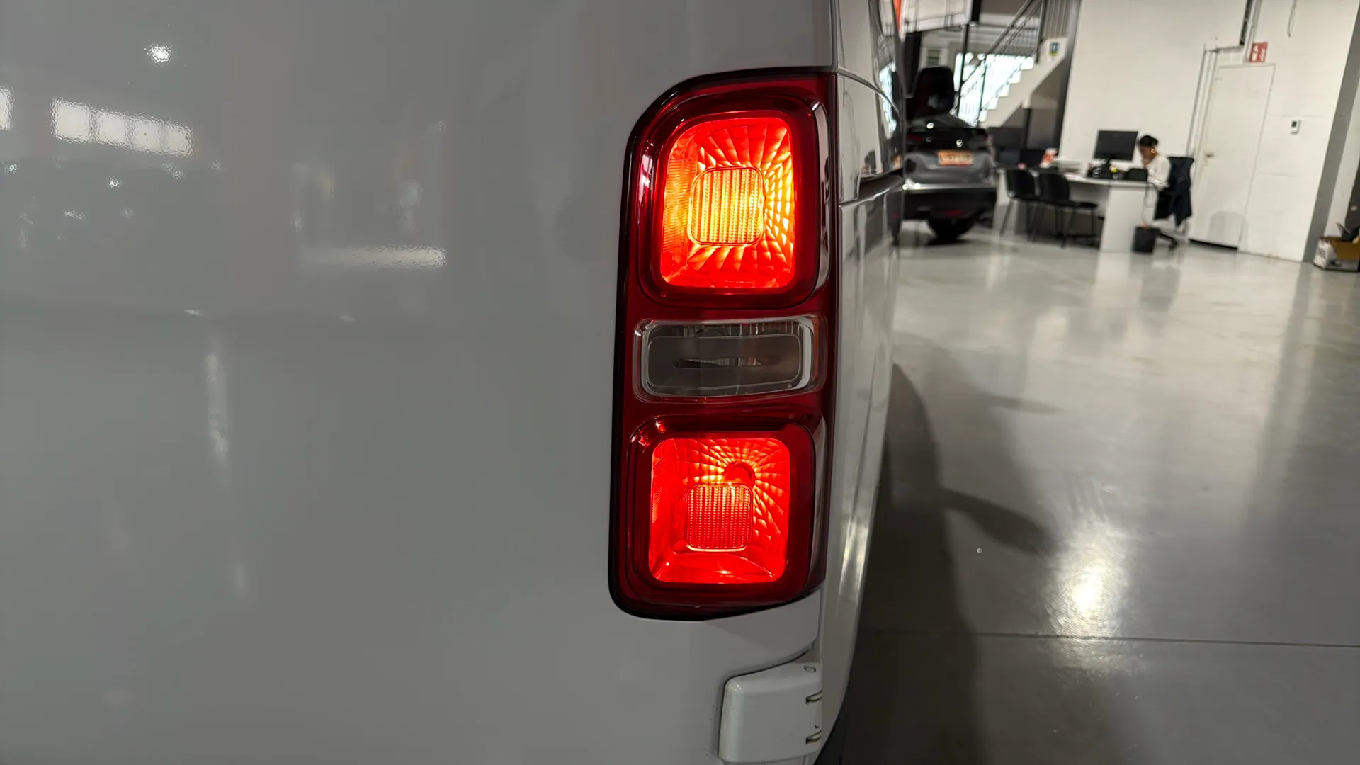 Citroën Jumpy DCab Abatible Talla M BlueHDi 120 - foto 26