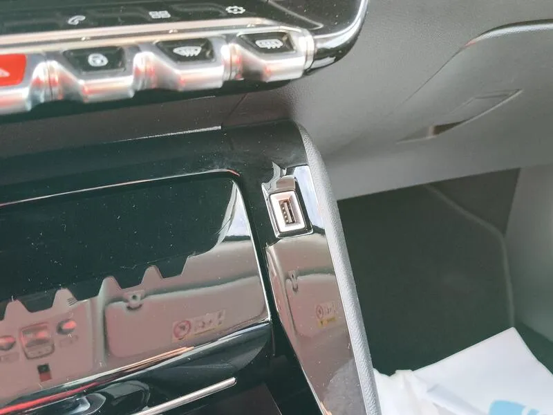 Peugeot 2008 Allure Pack PureTech - foto 15