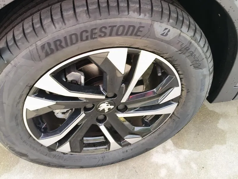 Peugeot 2008 Allure Pack PureTech - foto 46