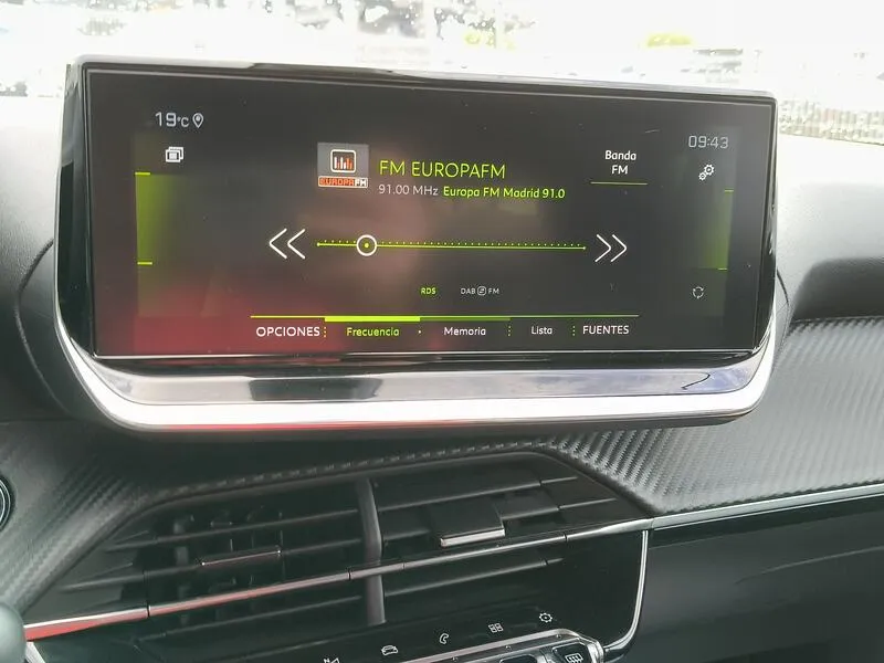 Peugeot 2008 Allure Pack PureTech - foto 11