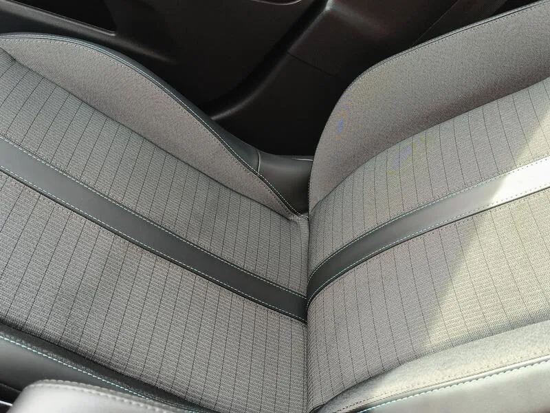 Peugeot 2008 Allure Pack PureTech - foto 22