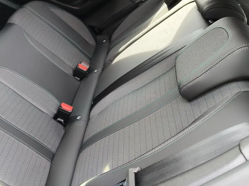 Peugeot 2008 Allure Pack PureTech - foto 35