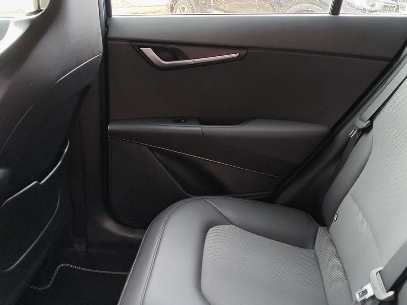 Kia Niro 1.6 GDi HEV Drive - foto 25