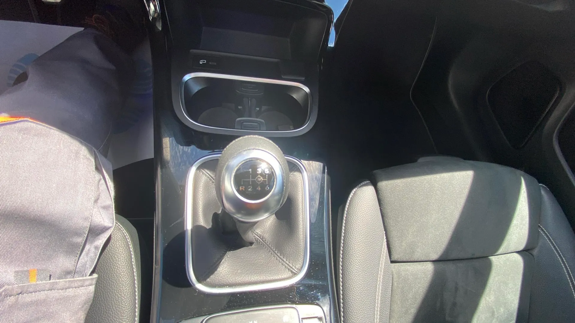 Mercedes-Benz CLA 200 - foto 26