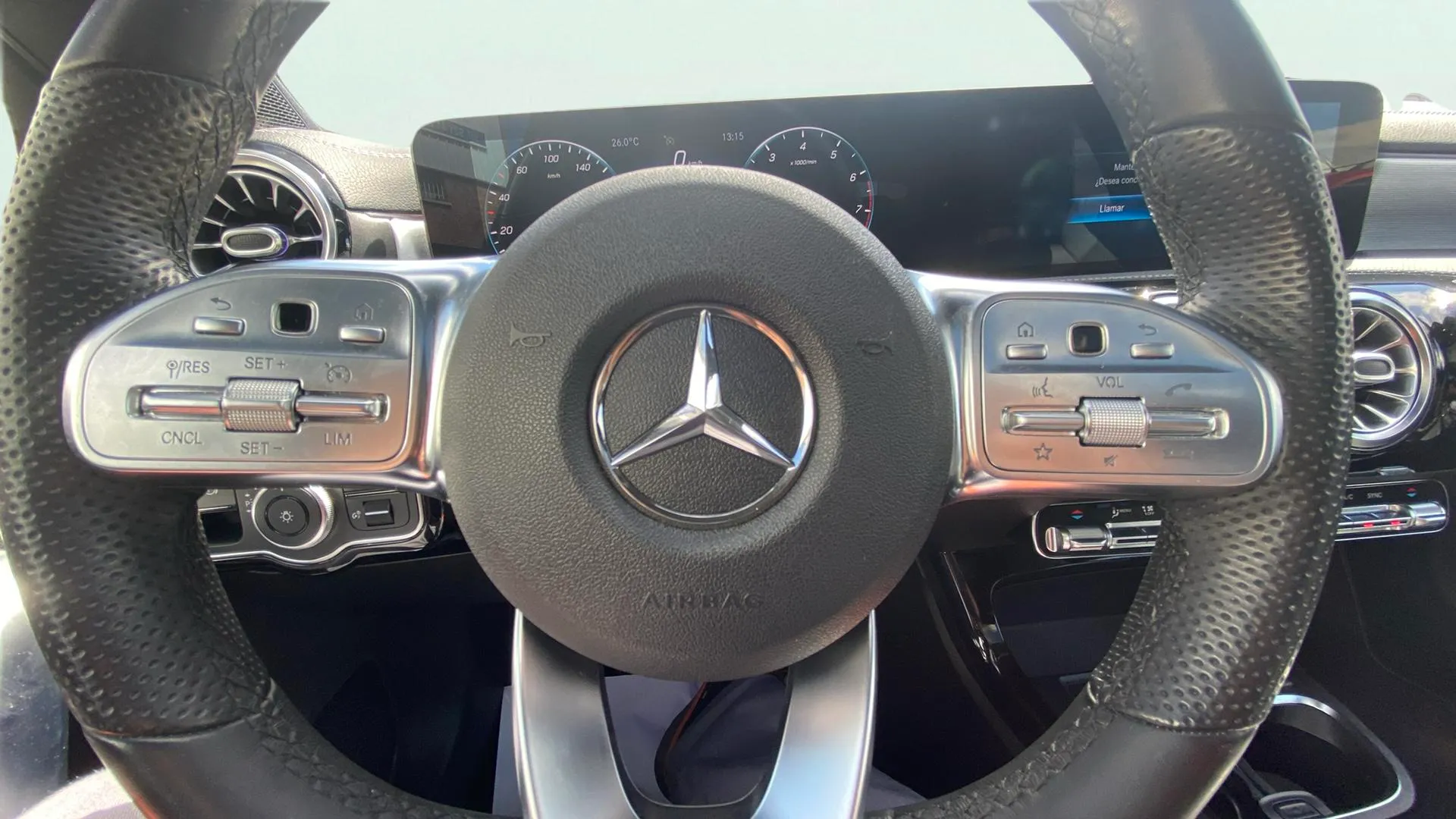 Mercedes-Benz CLA 200 - foto 22