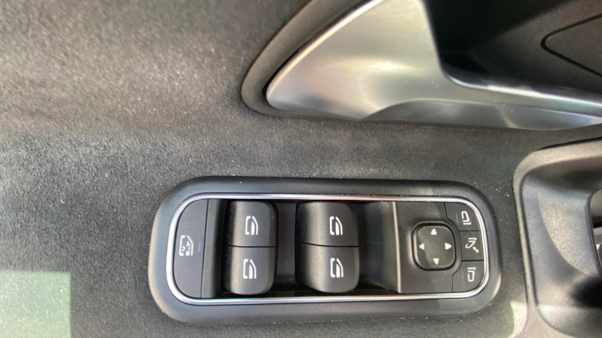 Mercedes-Benz CLA 200 - foto 17