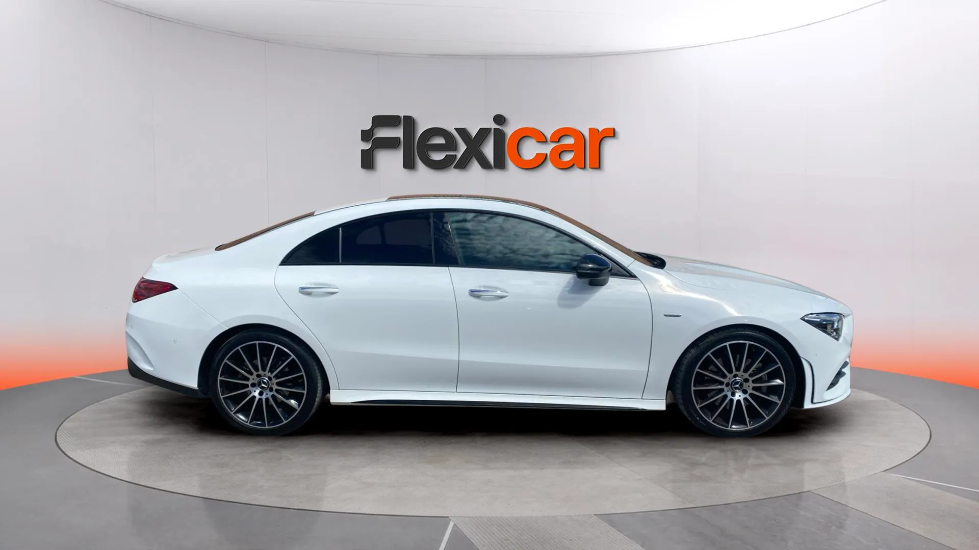 Mercedes-Benz CLA 200 - foto 8