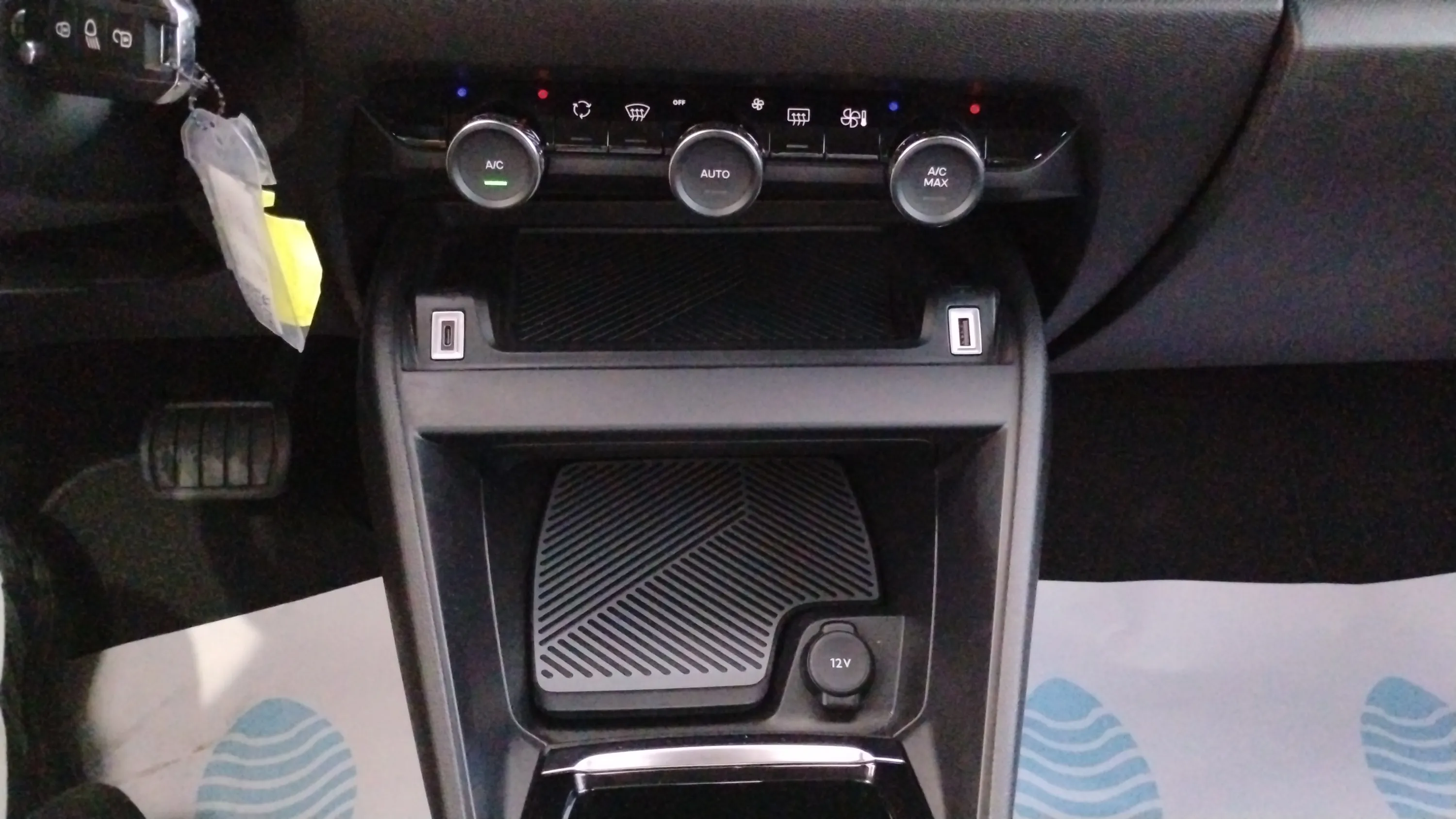 Citroën C4 PureTech 130 EAT8 Plus - foto 19