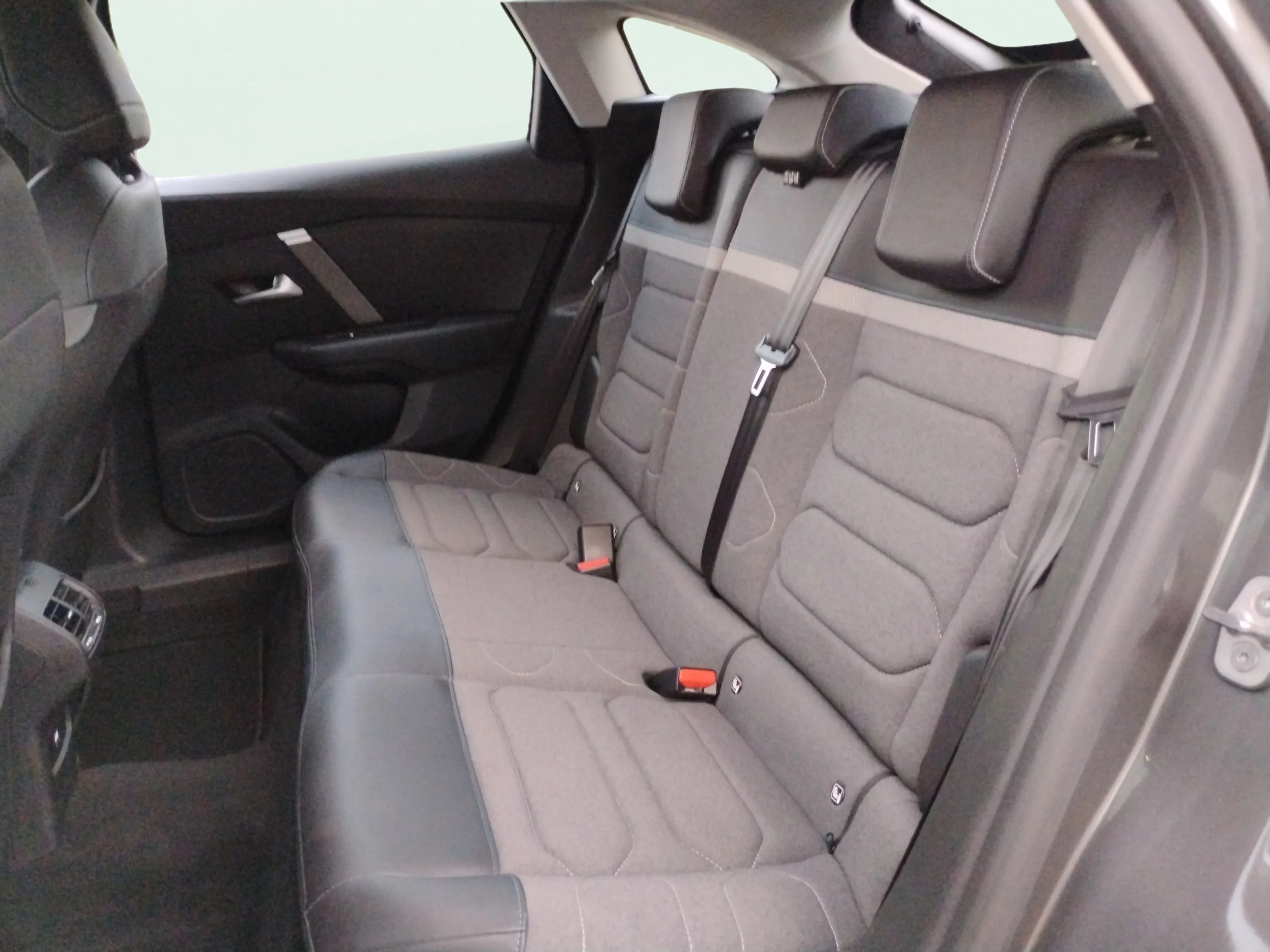 Citroën C4 PureTech 130 EAT8 Plus - foto 20