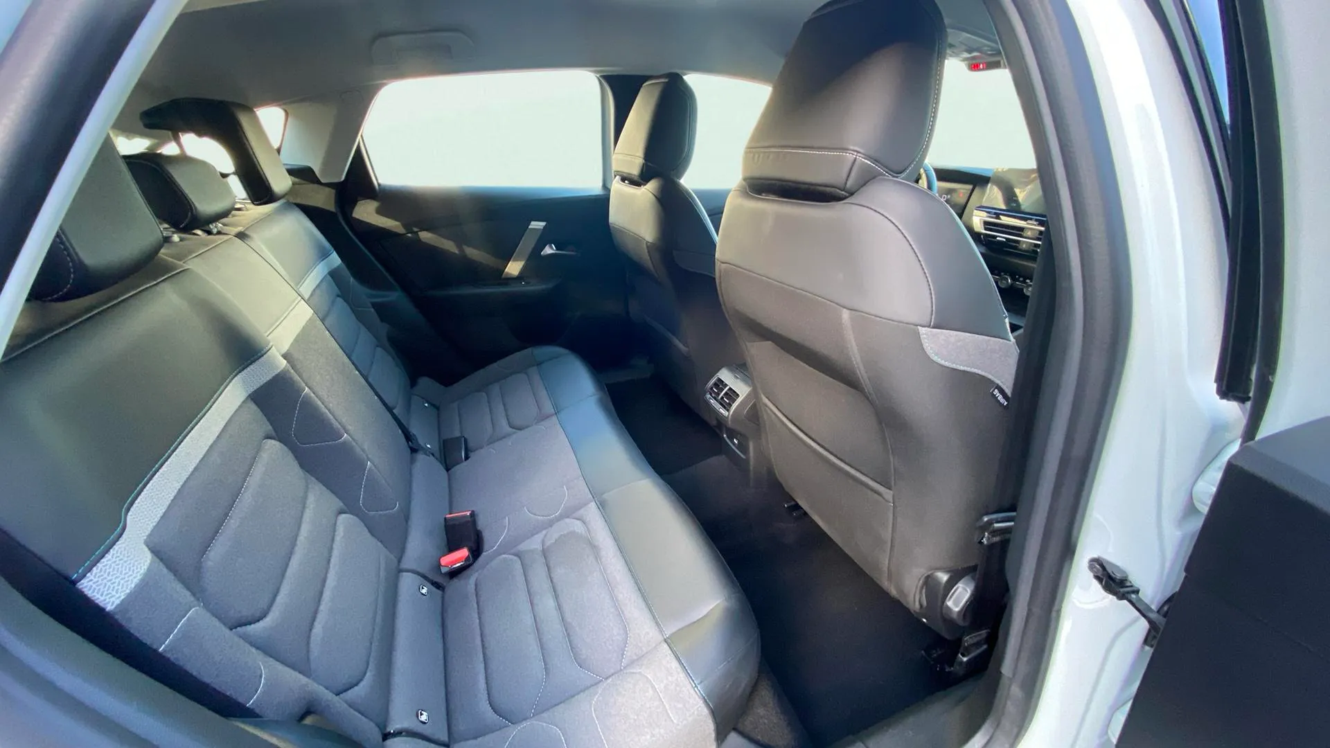 Citroën C4 PureTech 130 Plus - foto 23