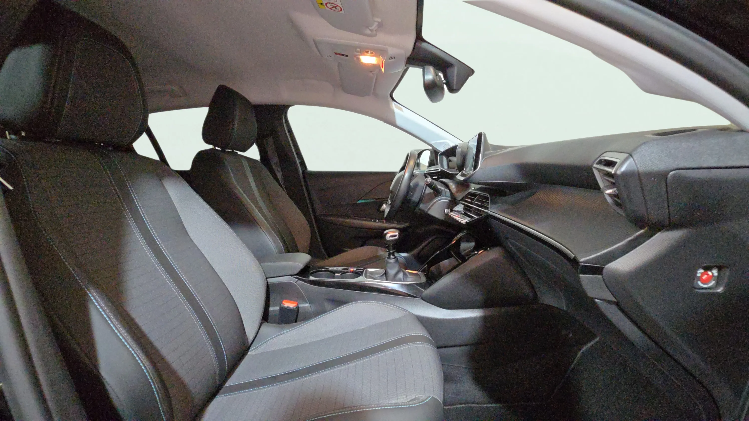 Peugeot 208 PureTech Allure - foto 18