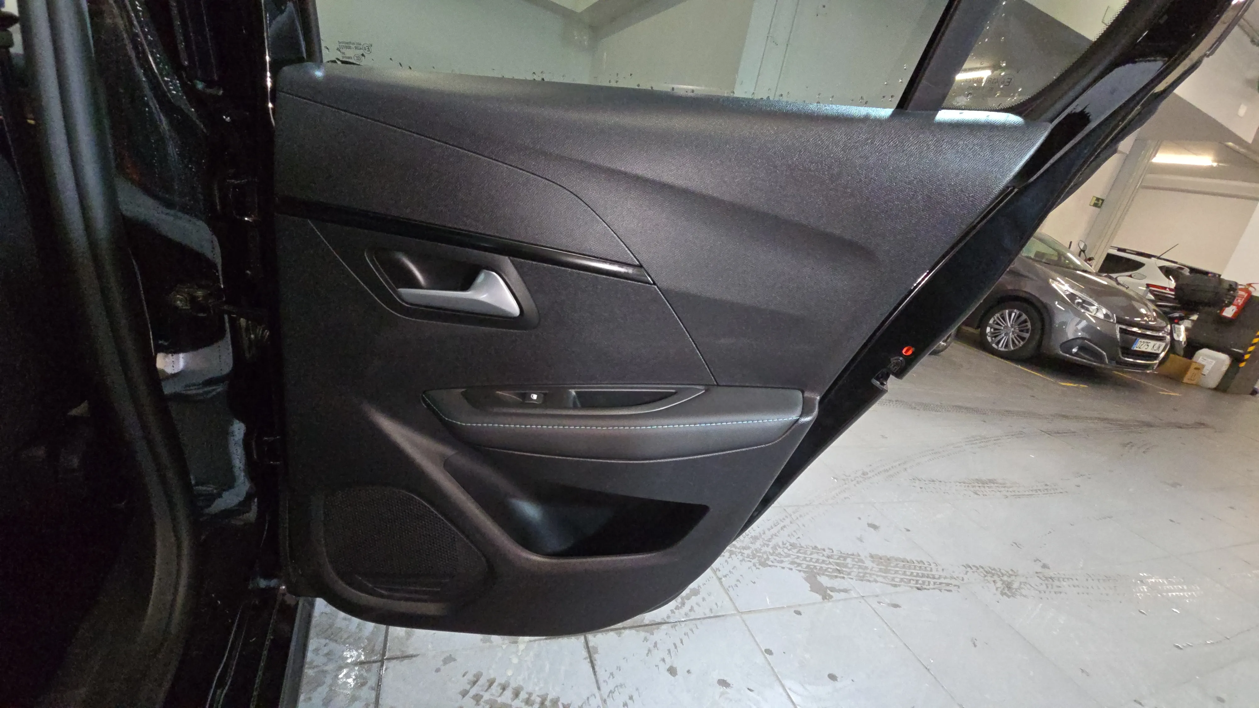 Peugeot 208 PureTech Allure - foto 19