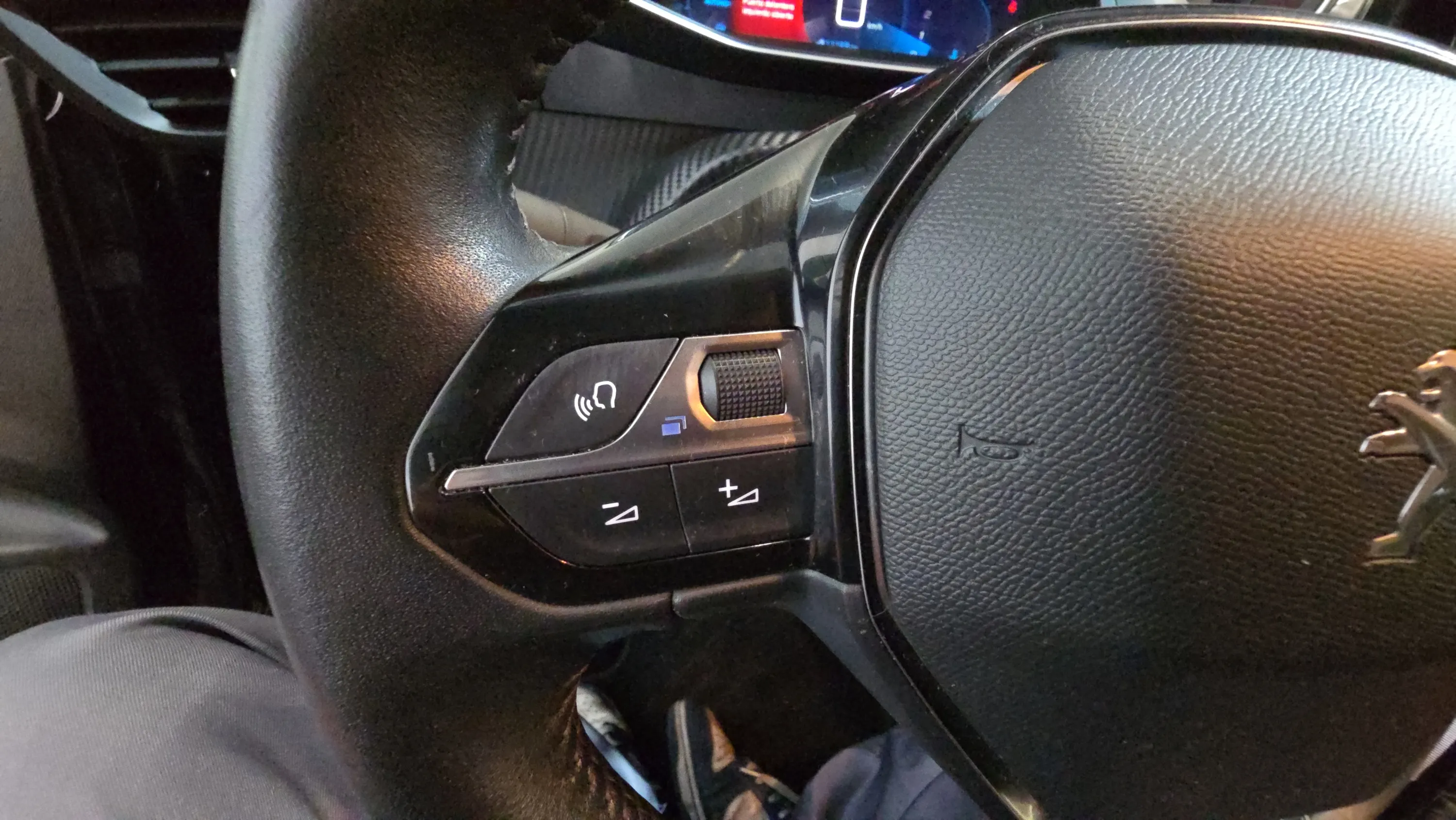Peugeot 208 PureTech Allure - foto 12
