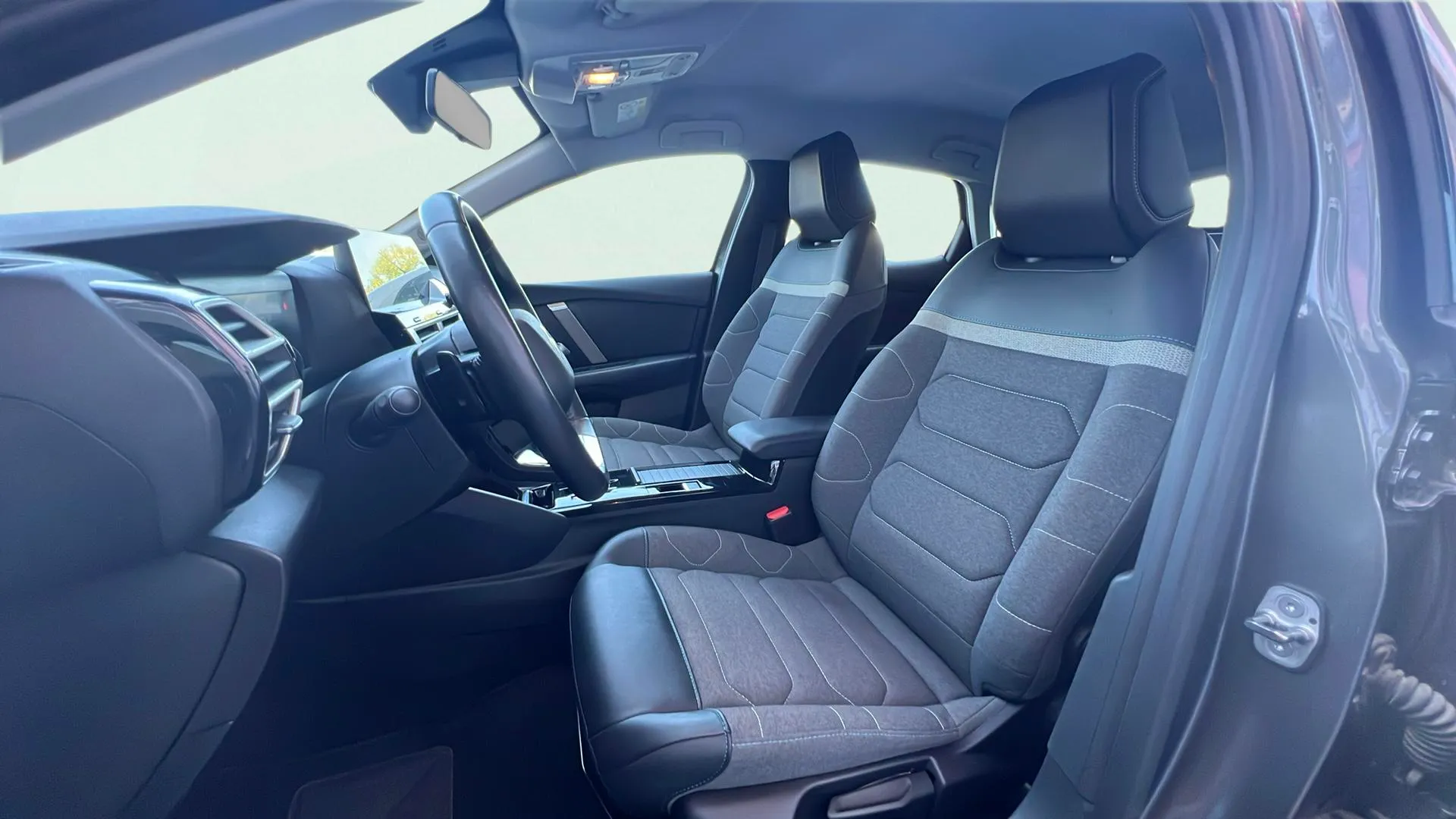 Citroën C4 PureTech 130 EAT8 Plus - foto 9