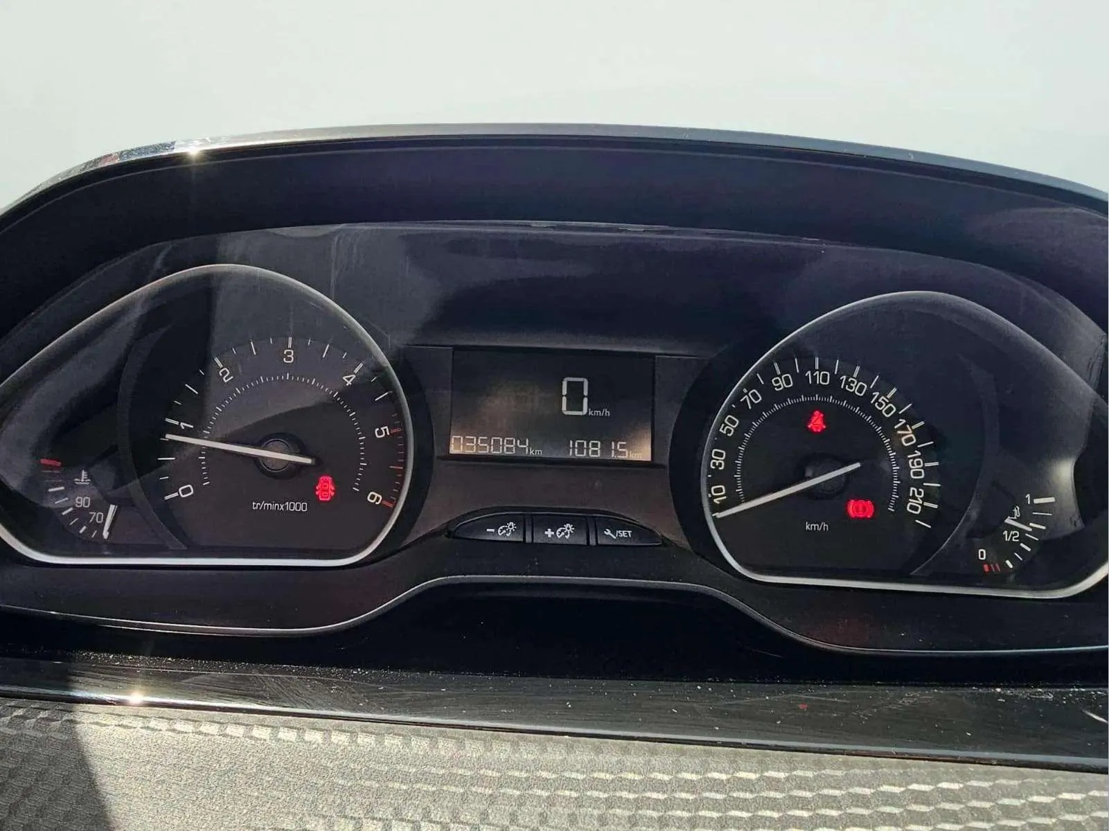 Peugeot 208 Style 1.6 BlueHDi - foto 24