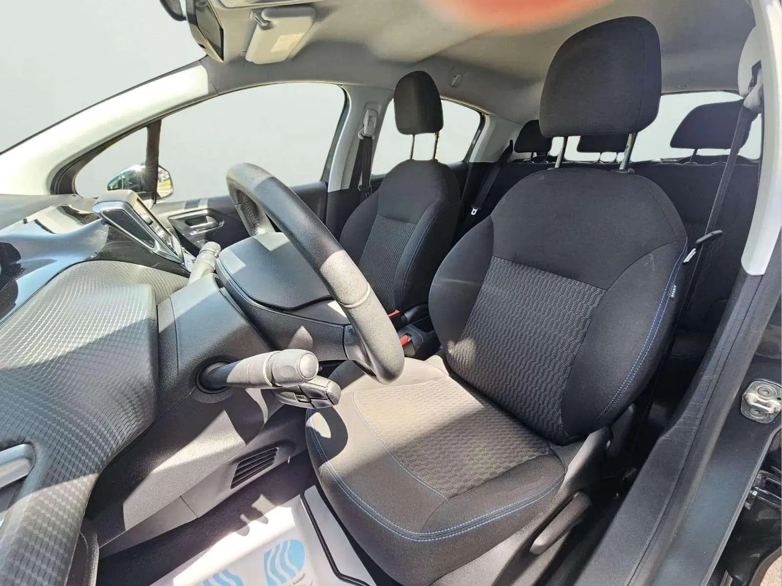 Peugeot 208 Style 1.6 BlueHDi - foto 12