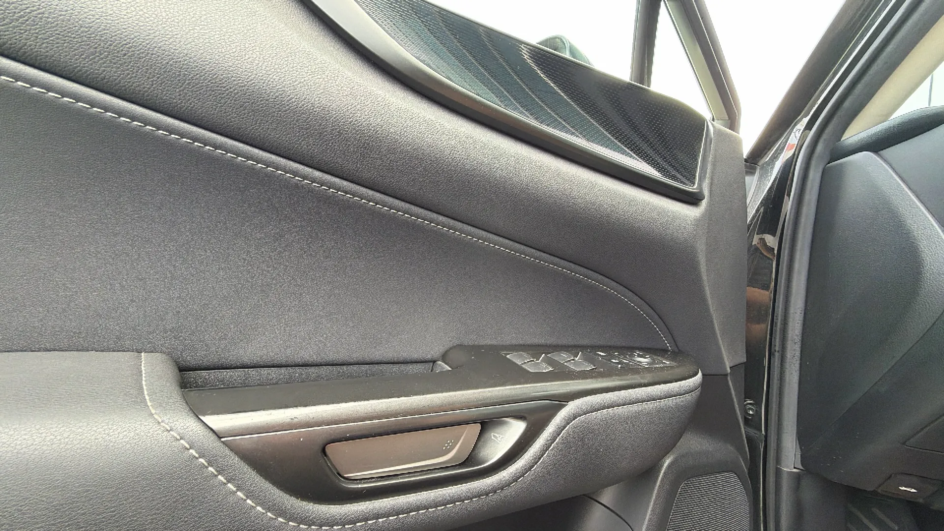 Lexus NX 350h Business 2WD - foto 30